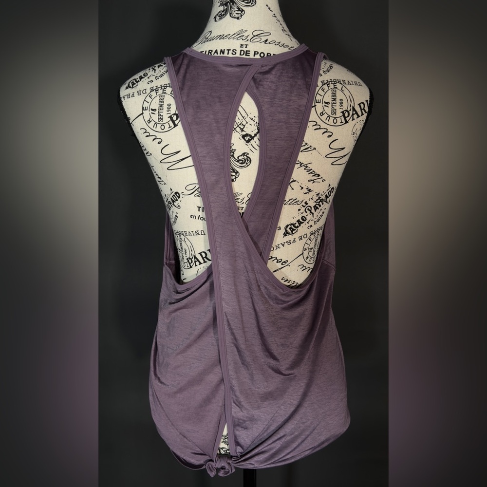 Lululemon Women's Purple Tank Top. Size 10